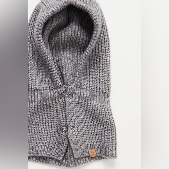 NWOT Free People Daytrip Button Balaclava